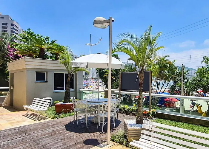 Apto 150m² com 4 suítes de frente para o mar em Guarujá